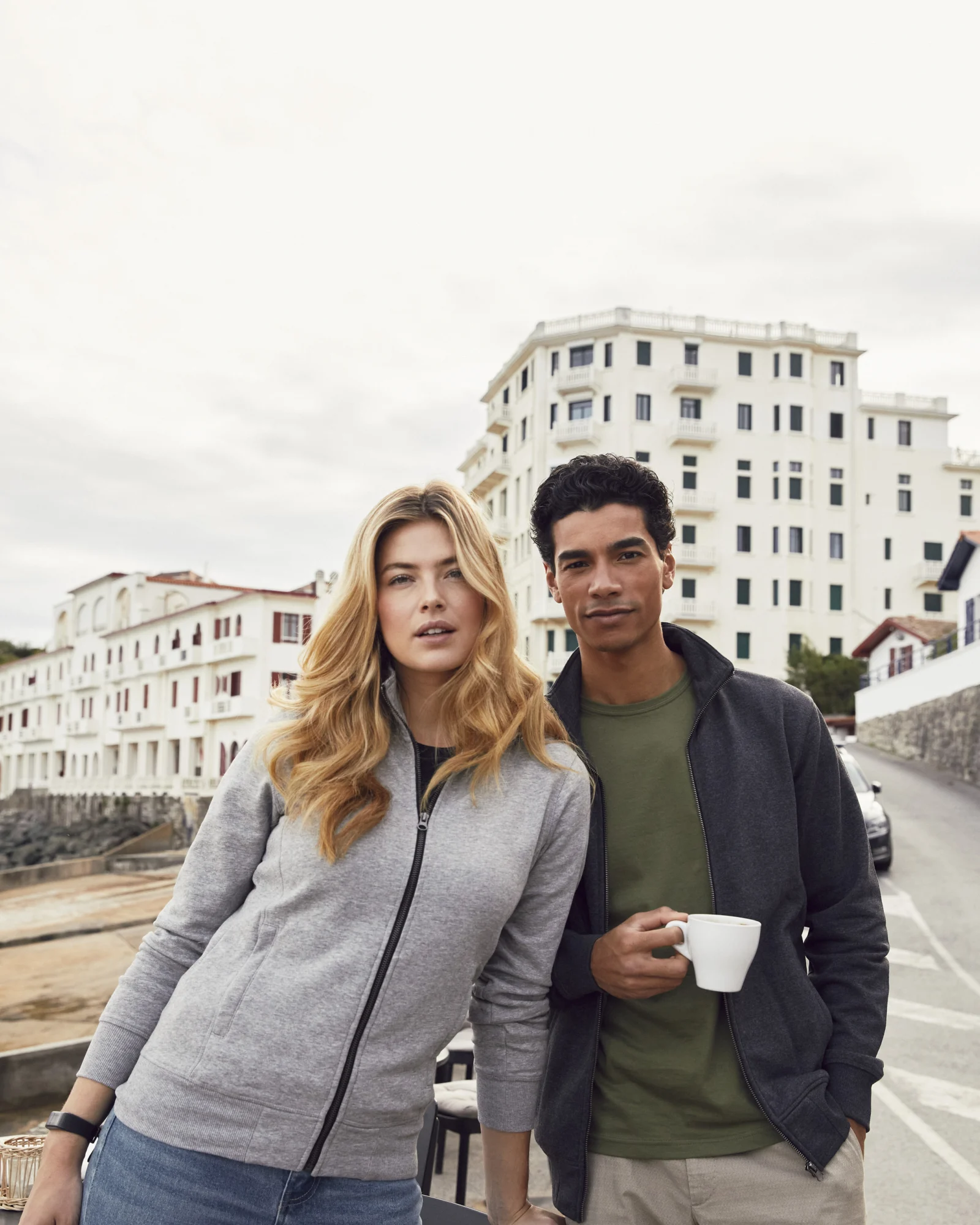 Clique Classic Cardigan heren op een model