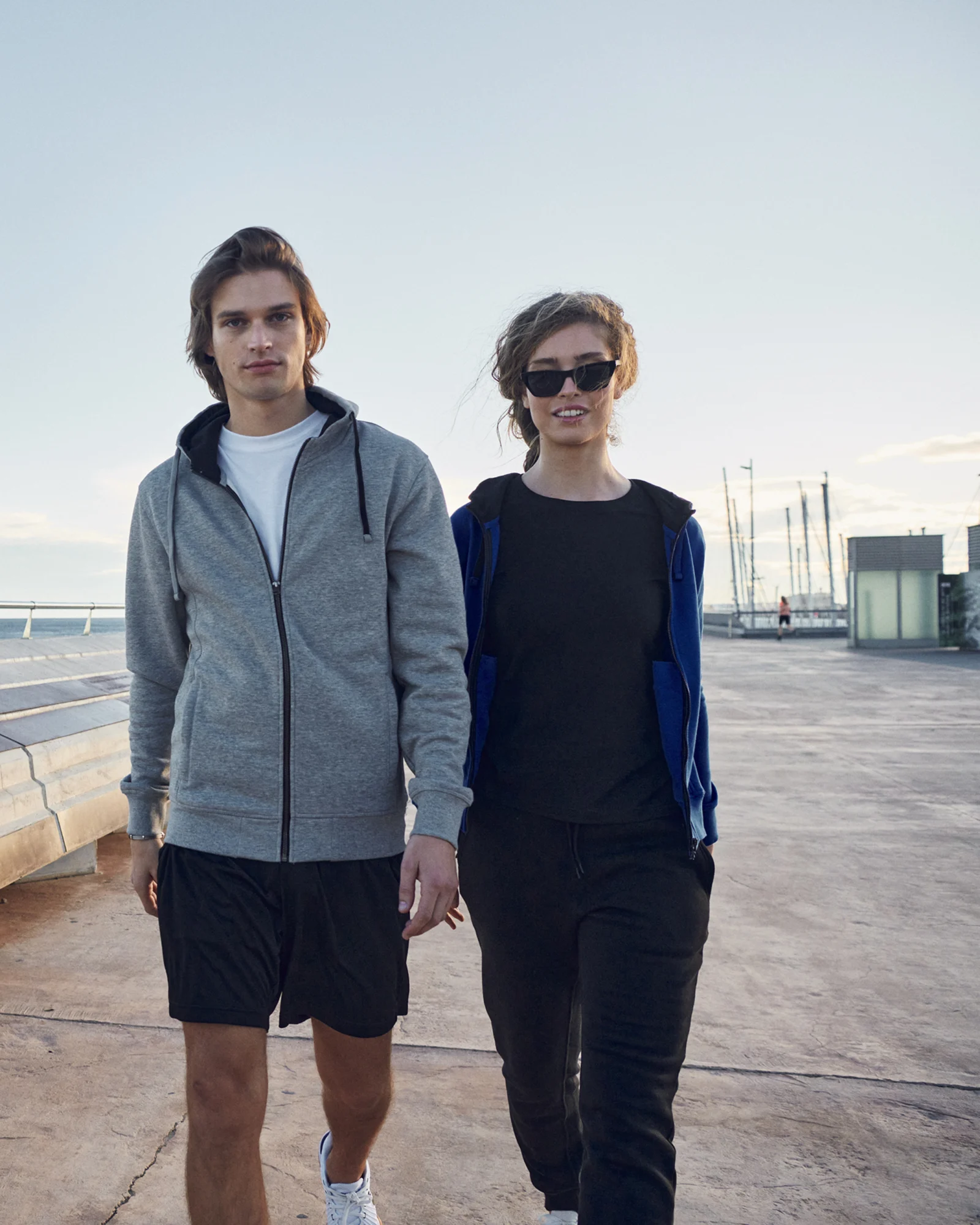 Clique Classic Hoody Full Zip hoodie met rits dames op een model
