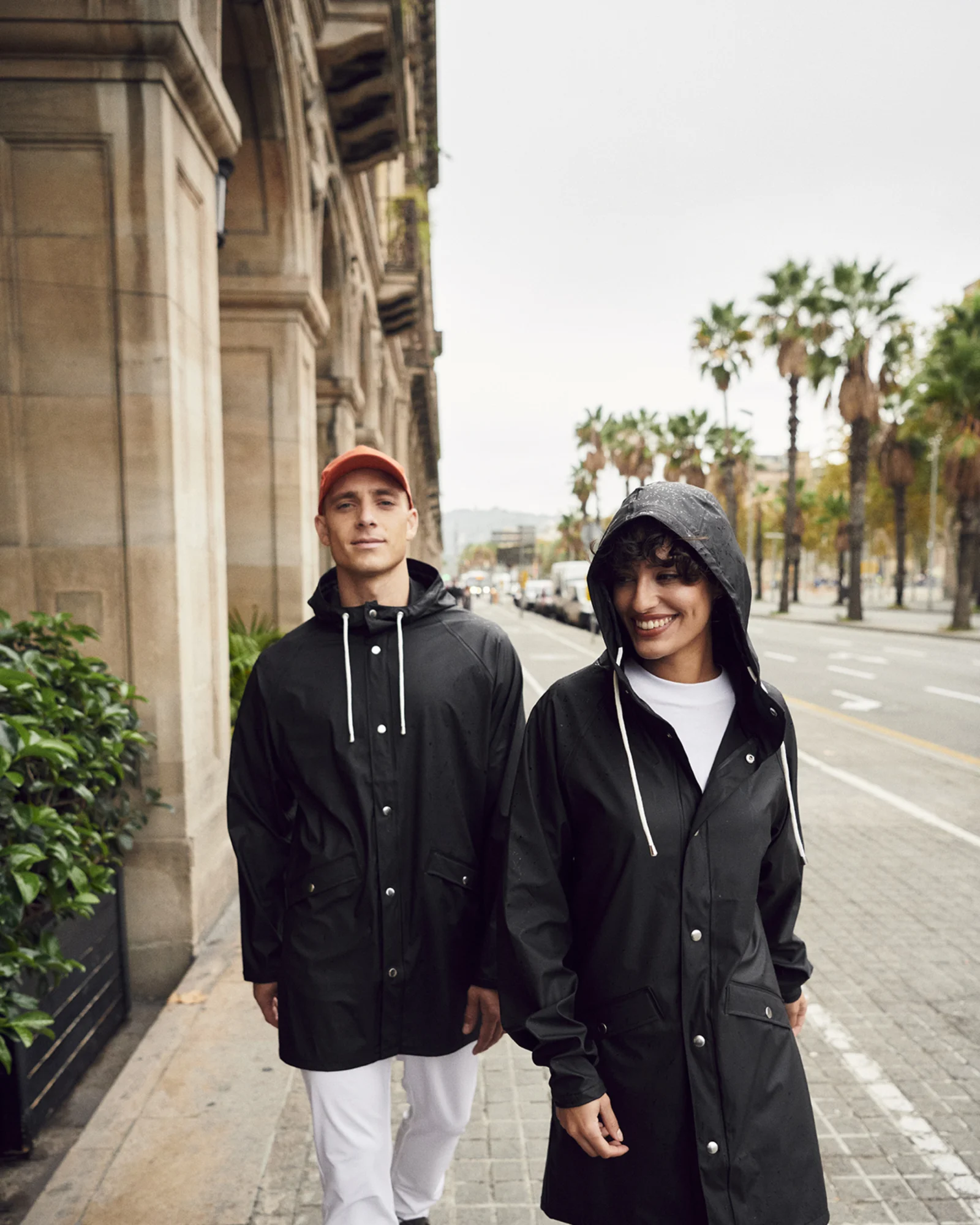 Clique Classic Rain Jacket regenjas unisex op een model