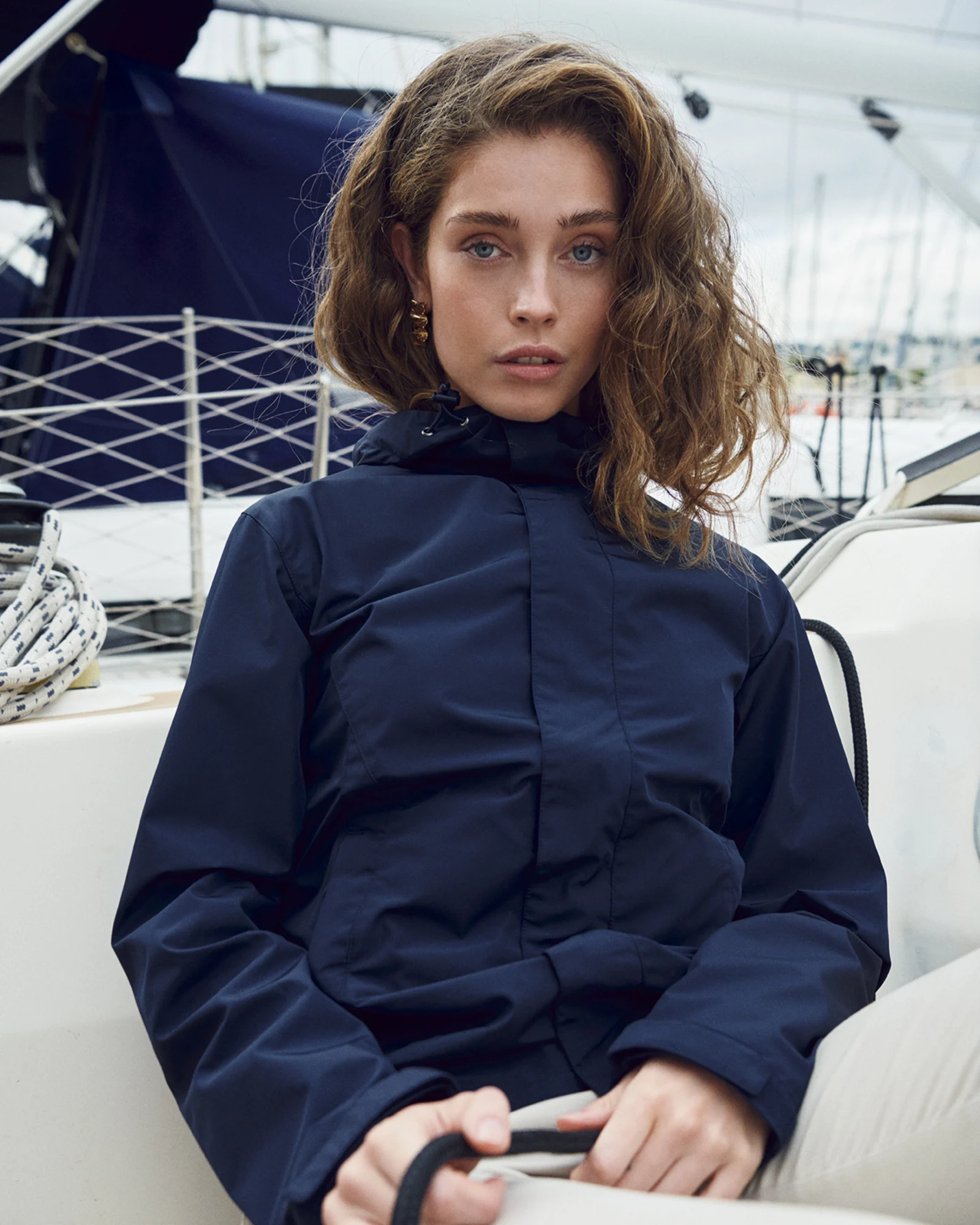 Clique Webster regenjas unisex op een model