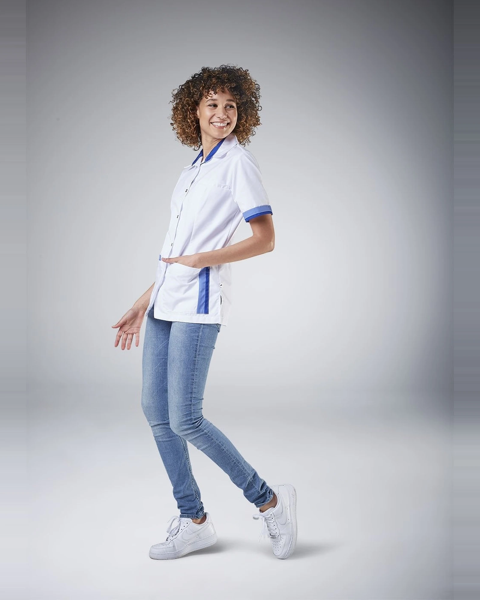 Haen Bente zorgjasje dames gedragen door een model