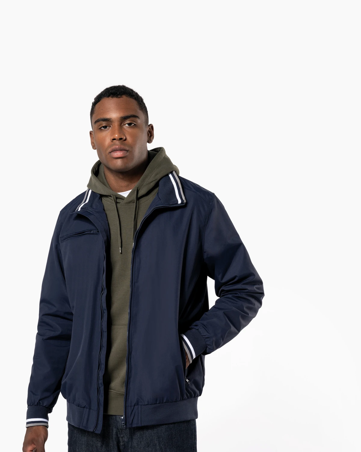 Kariban K609 Herenjack gedragen door een model
