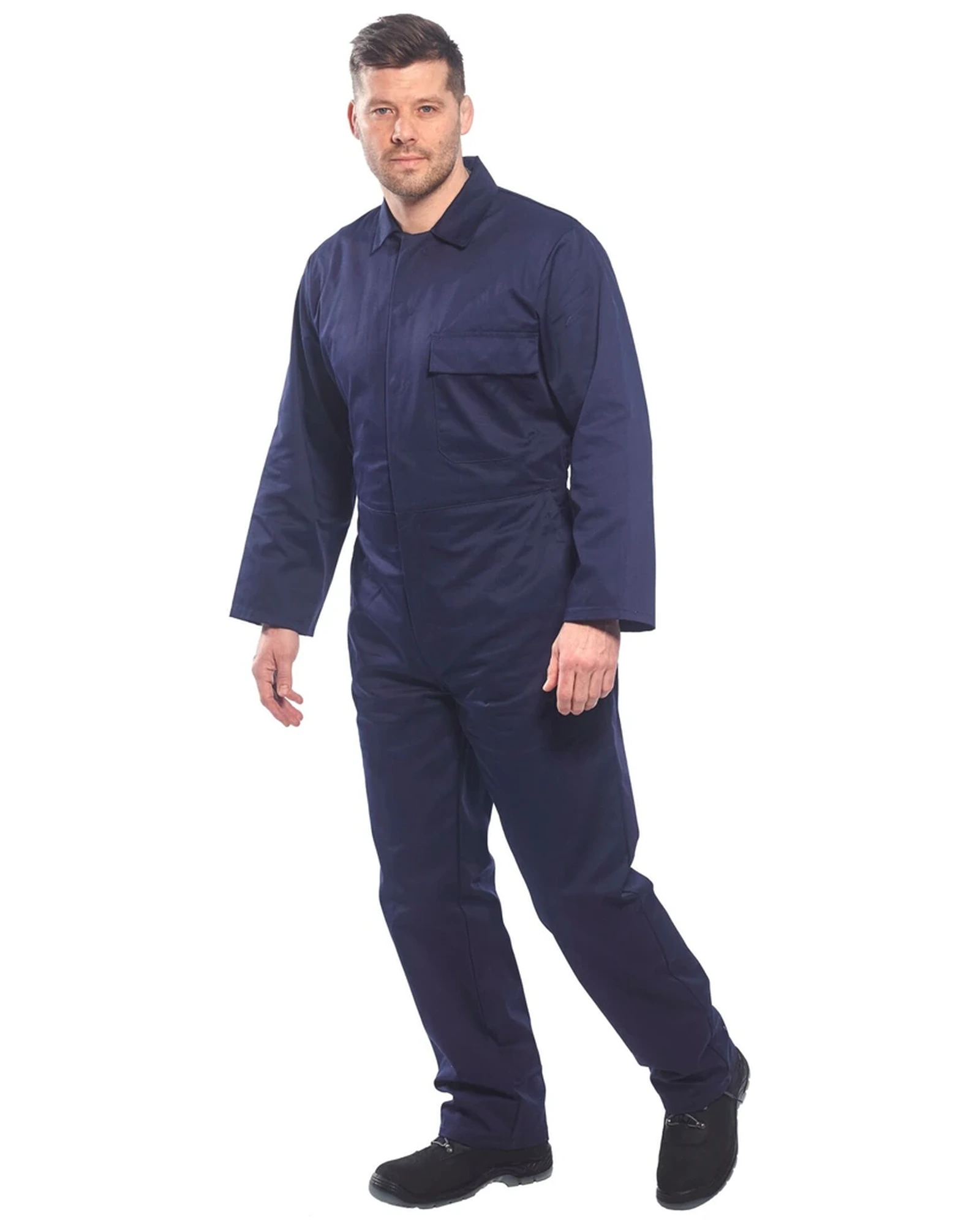 Portwest standaard overall gedragen door een model