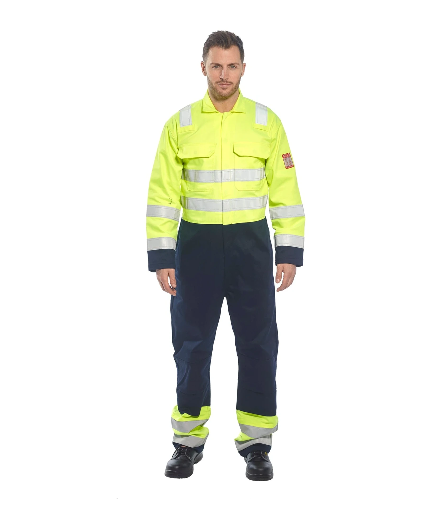 Portwest Bizflame Work Hi-Vis vlamvertragende overall gedragen door een model