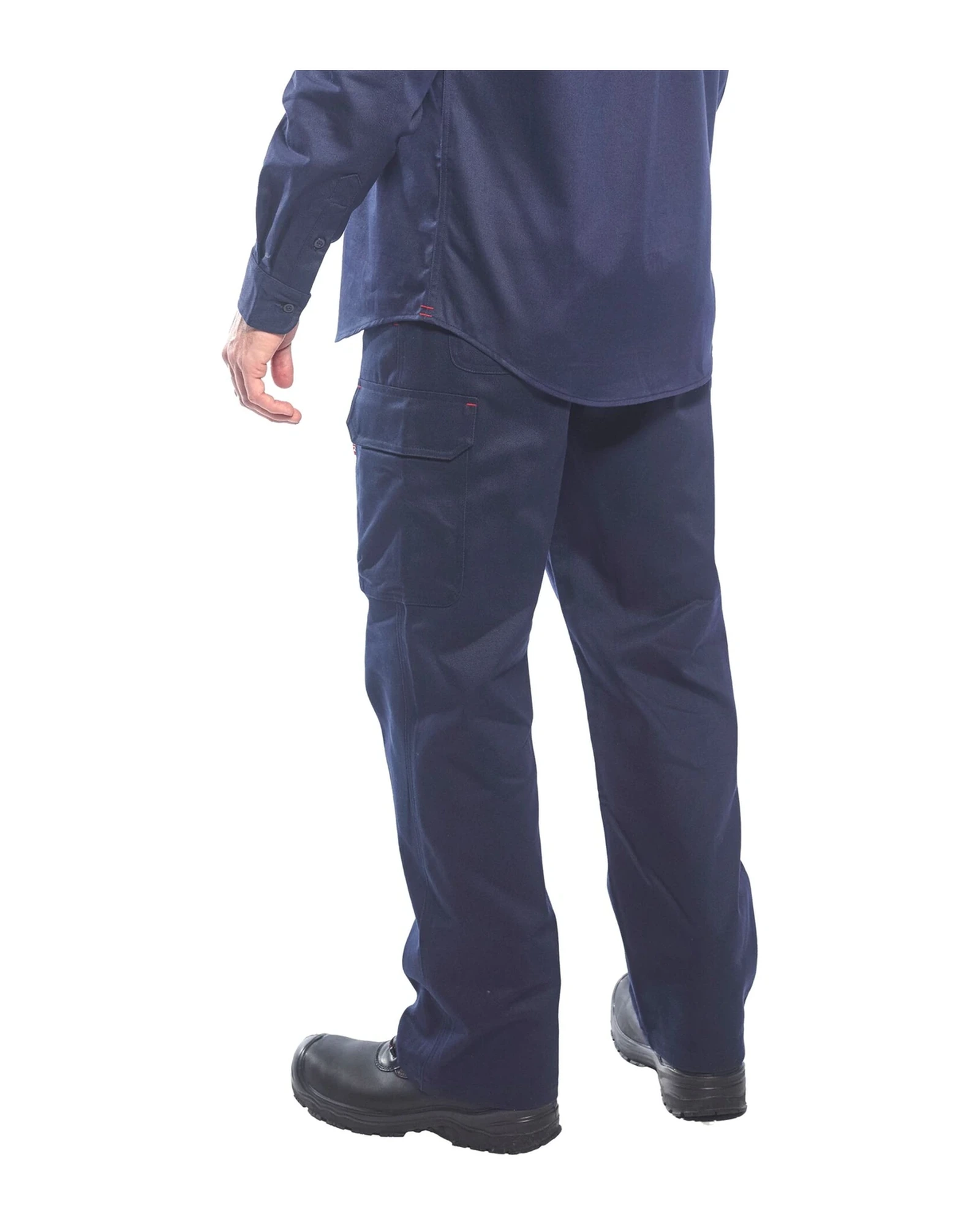 Portwest Bizweld vlamvertragende werkbroek gedragen door een model