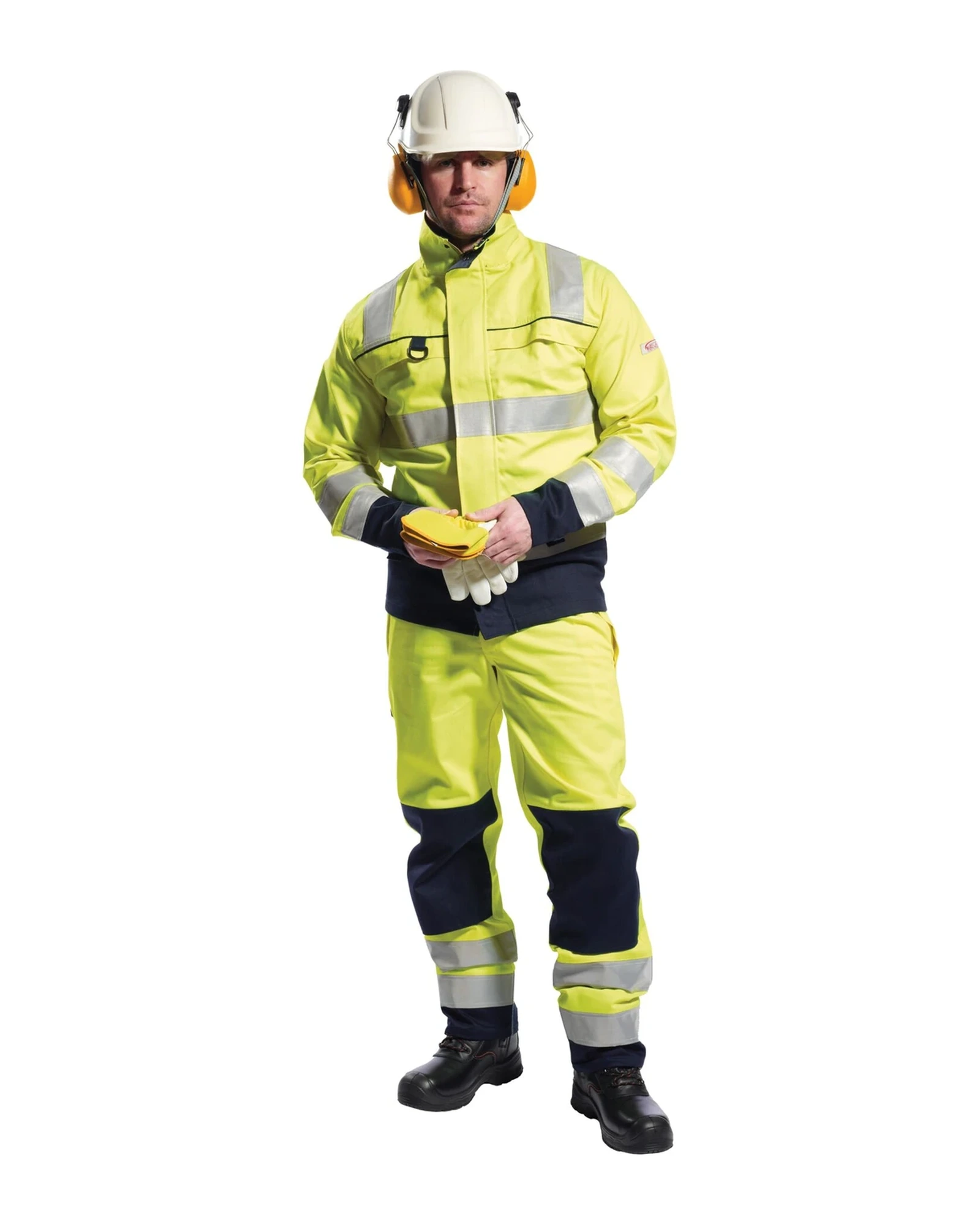 Portwest Multi-Norm Hi-Vis vlamvertragende werkjas gedragen door een model